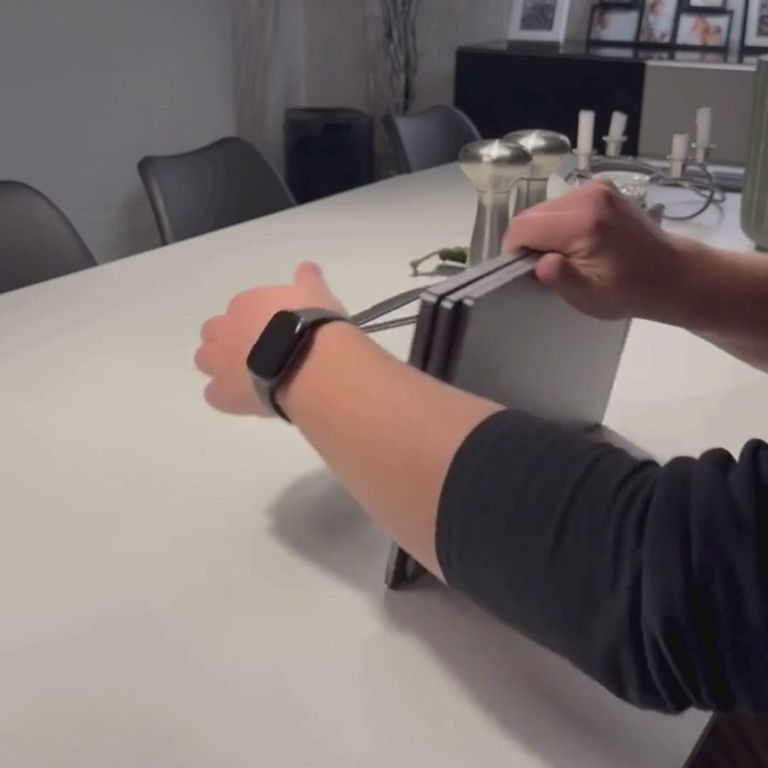 Load video: Alu Pro Portable Duo Screen Extender